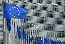 În această calitate, va fi reprezentanta oficială a comisiei europene în românia, sub autoritatea politică a președintei ursula von der leyen. Comisia EuropeanÄƒ Propune InfiinÅ£area Unei AutoritÄƒÅ£i Europene A Muncii Care Ar Putea Avea Sediul In Romania InstituÈ›ia Va Reglementa ProtecÈ›ia SocialÄƒ A LucrÄƒtorilor Din Ue Incont Stirileprotv Ro