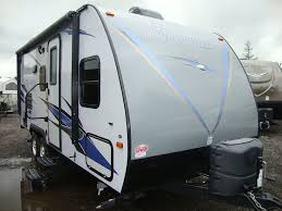 Caravane 201 Quebec Concessionnaire De Roulotte En Monteregie Recreational Vehicles R Pod Vehicles