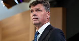 Taylor says Coalition will reverse Labor's '$100 billion in waste'; most  APS job cuts by 'natural attrition'