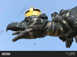 Macar dil kelime turul şu anda en olası olduğu düşünülmektedir tek şahin tür ve kelimenin kökenini anlamına. Head Turul Statue Image Photo Free Trial Bigstock