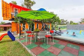 Bersantai Selesa Di Homestay Kontena Melaka Patio Umbrella Outdoor Decor Melaka