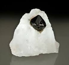 Black Spinel From Pein Pyit Mogok The Spinel Is A Completely Unique Specimen Drawing These Words Fro Crystals And Gemstones Gems And Minerals Rocks And Gems