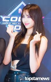 190822 Everglow Aisha At M Countdown Phototime Kpop Girls Aisha Korean Beauty