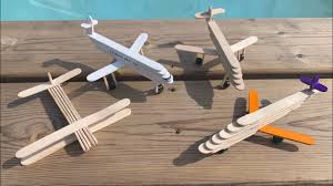 Dans cet article, on vous propose des idées de création à partir de bâtonnets en bois. Avion En Batonnets De Glace Popsicle Plane Diy Tuto Bricolage Facile Youtube