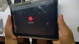 · turn off the phone by holding the power button for a couple of seconds. Reparar Tablet Motorola Xoom Se Queda En El Logo By Betto Ibarra