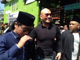 Hotma juga diketahui sebagai ayah tiri dari bams eks personel samsons. Deddy Corbuzier Resmi Jadi Mualaf