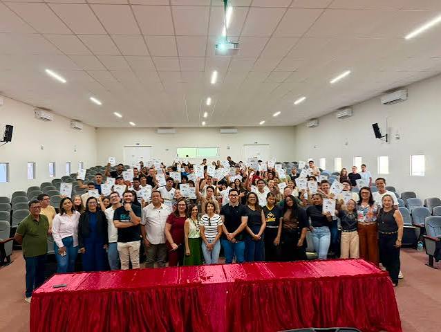 Programa da Prefeitura de Lagoa Grande vai preparar mais de 200 jovens para o Enem e para vestibulares – Blog Nossa Voz