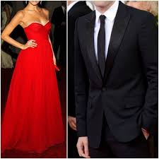 En esta etiqueta, mientras más elegante, mejor y es la ocasión perfecta para agregar un poco de brillo, lentejuelas o algún detalle suntuoso que te encante. Codigos De Vestimenta Para El Dia De Tu Boda