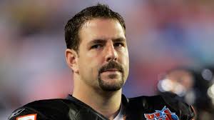 Longest-tenured Bear Mannelly retires