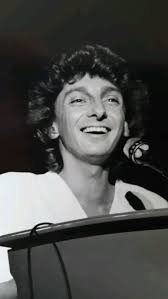 Barry Manilow's #OnceBeforeIGo is back