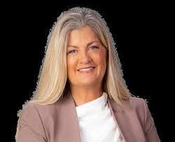 Sonya Plummer's Instagram, Twitter & Facebook