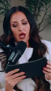 This episode is live Wednesday join me and my husband Josh as we talk about  all the things . On #itscassidybybee