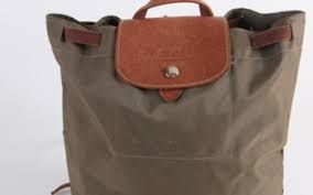 Sacs à dos longchamp d'occasion disponibles sur jolicloset.com, dépôt vente de luxe en ligne. Lot Art Longchamp Pliages Depose Sac A Dos Kg Backpack