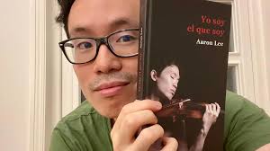La historia de resiliencia Aarón Lee, el exitoso violinista que fue  desterrado en una isla por ser homosexual