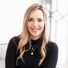 Tori Criswell's Instagram, Twitter & Facebook