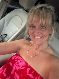 Kris Cook's Instagram, Twitter & Facebook