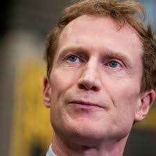 Peter Gebert's Instagram, Twitter & Facebook