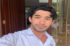 Reza Rahadian Ungkap Alasan Tak Punya Akun Media Sosial Lifestyle Bisnis Com
