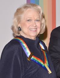 Barbara Cook poses on the red carpet during the The 36th Kennedy Center Honors gala at the Kennedy Center on December 8, ... - Barbara%2BCook%2B36th%2BKennedy%2BCenter%2BHonors%2BGala%2BiR-FG5gJQbGl