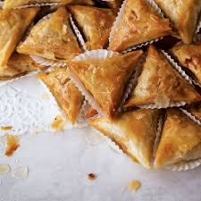 Fried Almond Pastries Samsa Feuille De Brick Almond Pastry Almond Desserts Pastry Recipes