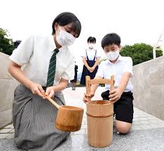 May 27, 2020 · 原案では同9日を祝日としていたが、党内から「長崎原爆の日を『祝日』にするのはありえない」と異論が出ていた。 21年8月8日は日曜日のため. Khazohmzriopom