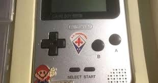 Por eso, lo primero es lo primero. Conoce El Game Boy Pocket Edicion Limitada De La Acf Fiorentina Levelup