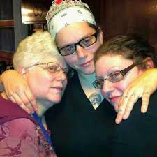 Fundraiser by Stacy Attenberg : PLEASE help Nikki keep her home