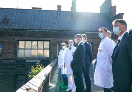 Přijde babiš na vše a ptá se rektora: Andrej Babis Porodnice U Apolinare Prave Ted Facebook