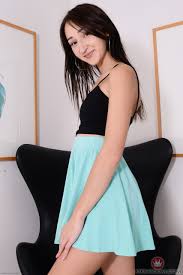 Sexo na escola professor transando com novinha gostosa - tabus quebrados e limites ultrapassados - pura adrenalina