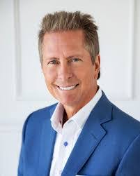 Mark Liston's Instagram, Twitter & Facebook