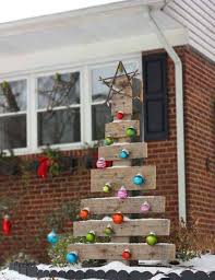 And really, the only thing better than christmas is decorating for it! 50 Best Diy Outdoor Christmas Decorations Awesome Alice