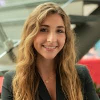 Gina Reeves's Instagram, Twitter & Facebook