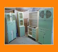 It had just one kitchen unit which was from the 1930s/40s in a pastel green, similar to the gorgeous ones below. Celebrating 1920 60s Vintage Kitchen Cabinets Buy Yay Retro Handmade Crochet Online Arts Crafts Shop Crochet Shawls Wraps Blankets Hot Water Bottle Covers And Vintage Textile Cushions Yay Retro