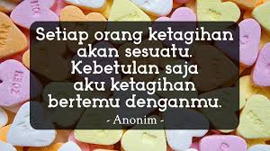 Ya lihatin foto, video dia, kan kita kadang bisa video call di sana. Kata Kata Kangen Pacar Untuk Mengungkapkan Kerinduan Kepogaul