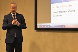 Tento román byl napsán, aby se na minulost nezapomínalo a aby se podobné justiční vraždy už nikdy neopakovaly. Vize 2020 Pravo A Podnikani Mala Konference O Velkych Tematech Advokatni Denik