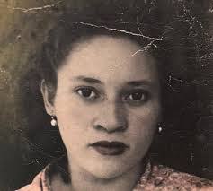 Liliana Bolanos's Instagram, Twitter & Facebook