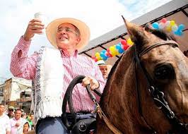 Check spelling or type a new query. Por Que Soy Paramilitar Alvaro Uribe Velez Las2orillas