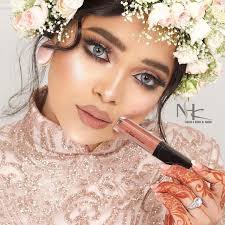 روج مشاعل الشحي من روحاني واسم الروج Lotus وهذا الأكاونت Nadias Cosmetics Makeup By Me Nadia Alkarbi Hairstyle Photogragh By Si Makeup Make Up How To Make