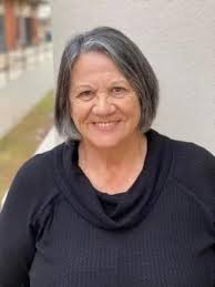 Wanda Woodmansee's Instagram, Twitter & Facebook