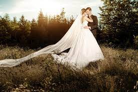 Maybe you would like to learn more about one of these? Wie Im Marchen Auf Diesem Foto Tragt Anna Ein Drittes Hochzeitskleid