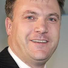 Ed Balls urges VAT cut