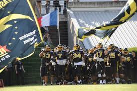 Attaccanti e difensori nel football americano, gli attaccanti si dividono in: Il Football Americano In Europa Uno Strumento Per Incentivare Il Progresso Sociale The Growth Of A Game
