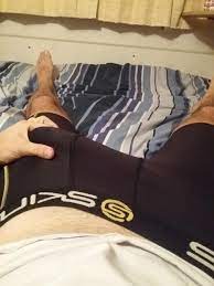26yo AUS - retro black skins bulge. DM for snapchat if keen :  r/compressionshorts2