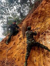 Hủy nổ thành công quả bom nặng 300kg ở Bắc Kạn - Người quan sát