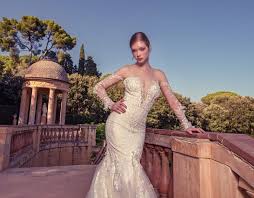 Si estas buscando vestidos de novia talle grande aquí te mostramos modelos de vestidos que van a hacerte lucir preciosa, las telas y los cortes de estas espectaculares diseños , cortos, largos, sencillos, con encajes y mas te van a servir de ayuda para elegir el tuyo. Sedka Novias Vestidos De Novias De Marca Al Mejor Precio Outlet