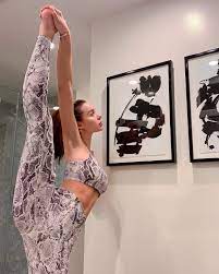 Sophie Mudd Is Really Flexible