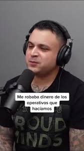 Robando y comprando lujos con dinero de operativos