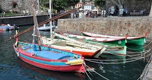 The Colourful Lateen Boats In The Harbour Of Collioure Were Another Popular Subject For The Early20th Century Artists They Are So Boat Collioure Visit France