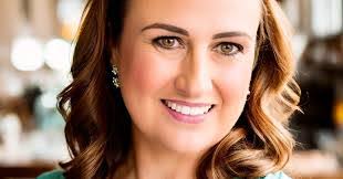 Shannon Fee's Instagram, Twitter & Facebook