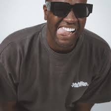 Adrian Reeves (@alienonmars) • Instagram photos and videos